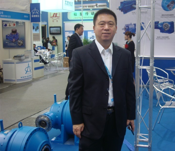 張軍總經(jīng)理在展會現(xiàn)場